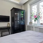 Elite Apartments Hamptons Old Town