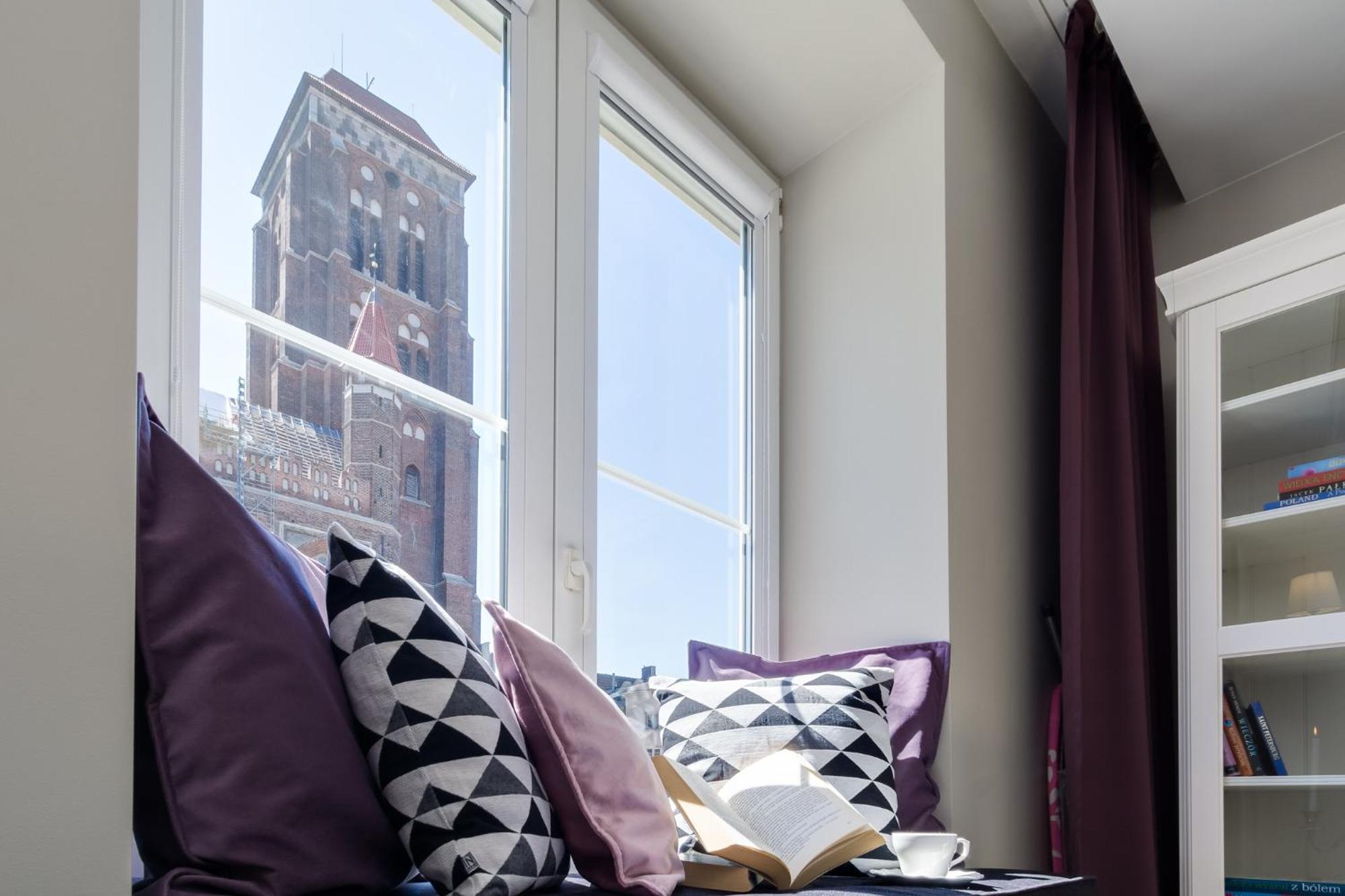 Elite Hamptons Old Town Apartment *