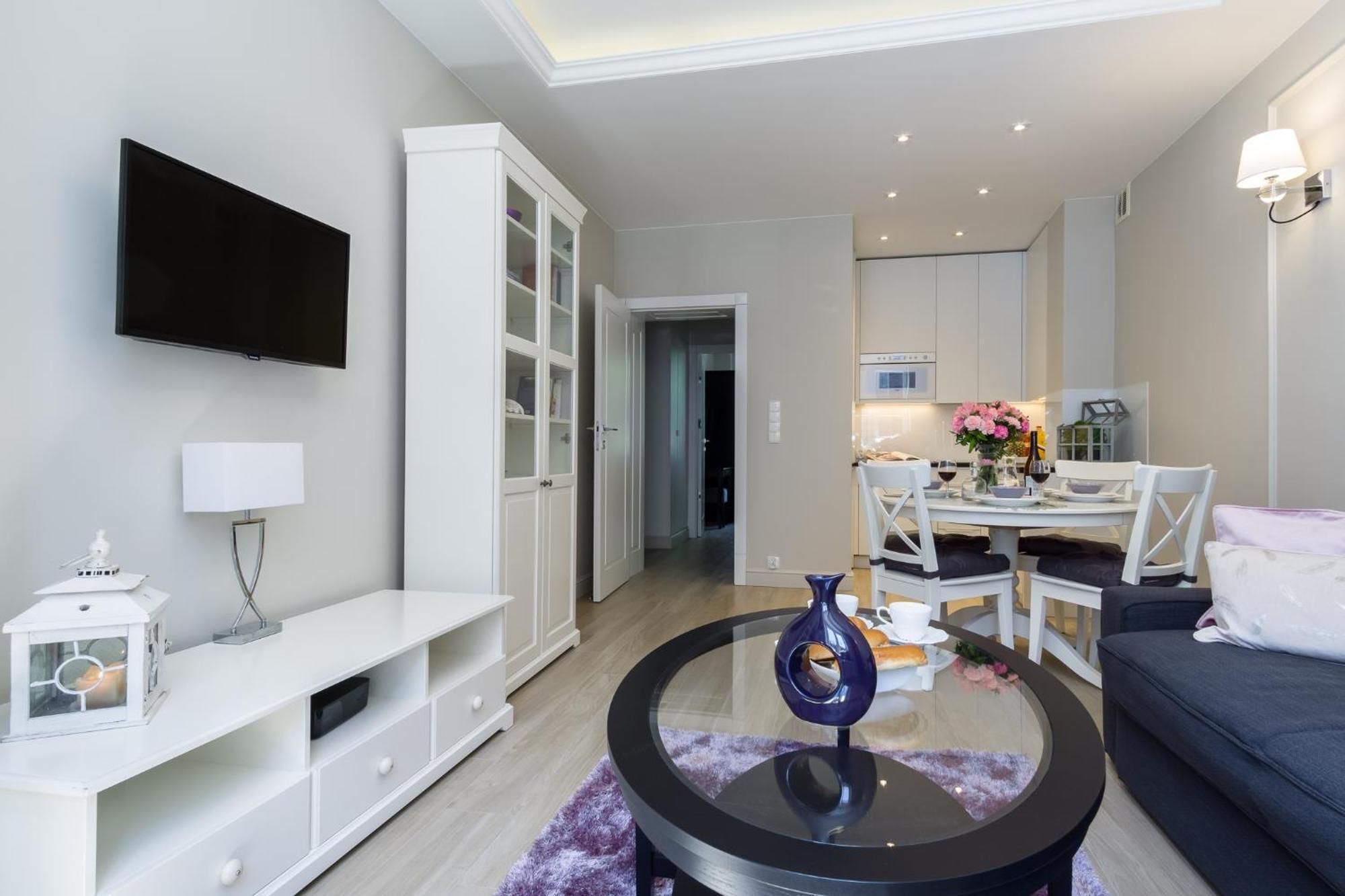 Elite Hamptons Old Town Apartment Gdansk
